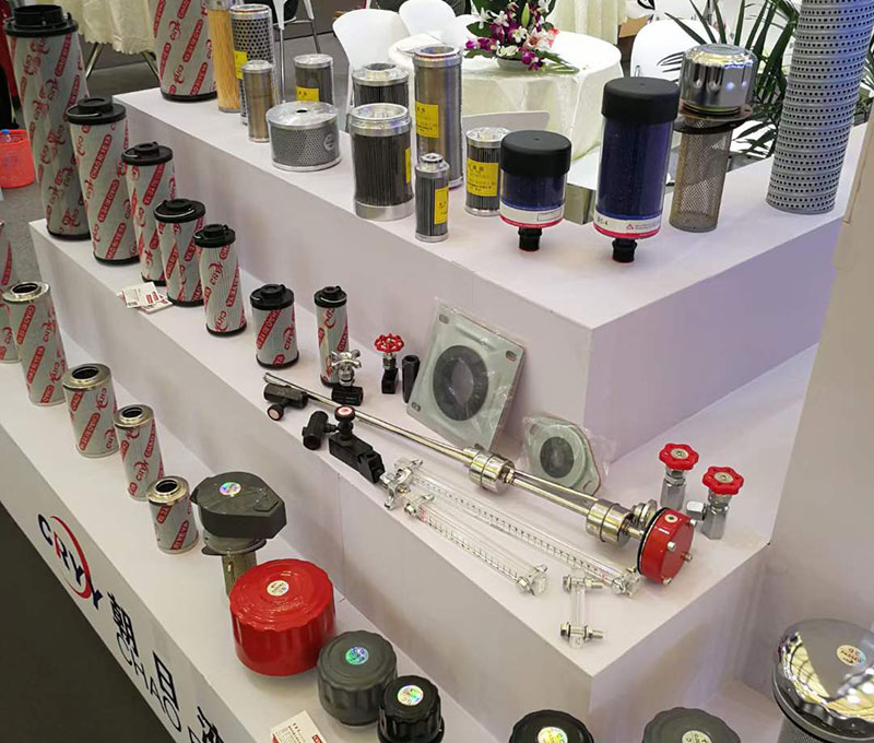 液压过滤器中常见的就是吸油过滤器、回油过滤器压力管路过滤器等等，使用过滤器的时候有很多的要求。那液压过滤器使用有哪些要求？游艇会YTH液压告诉你：